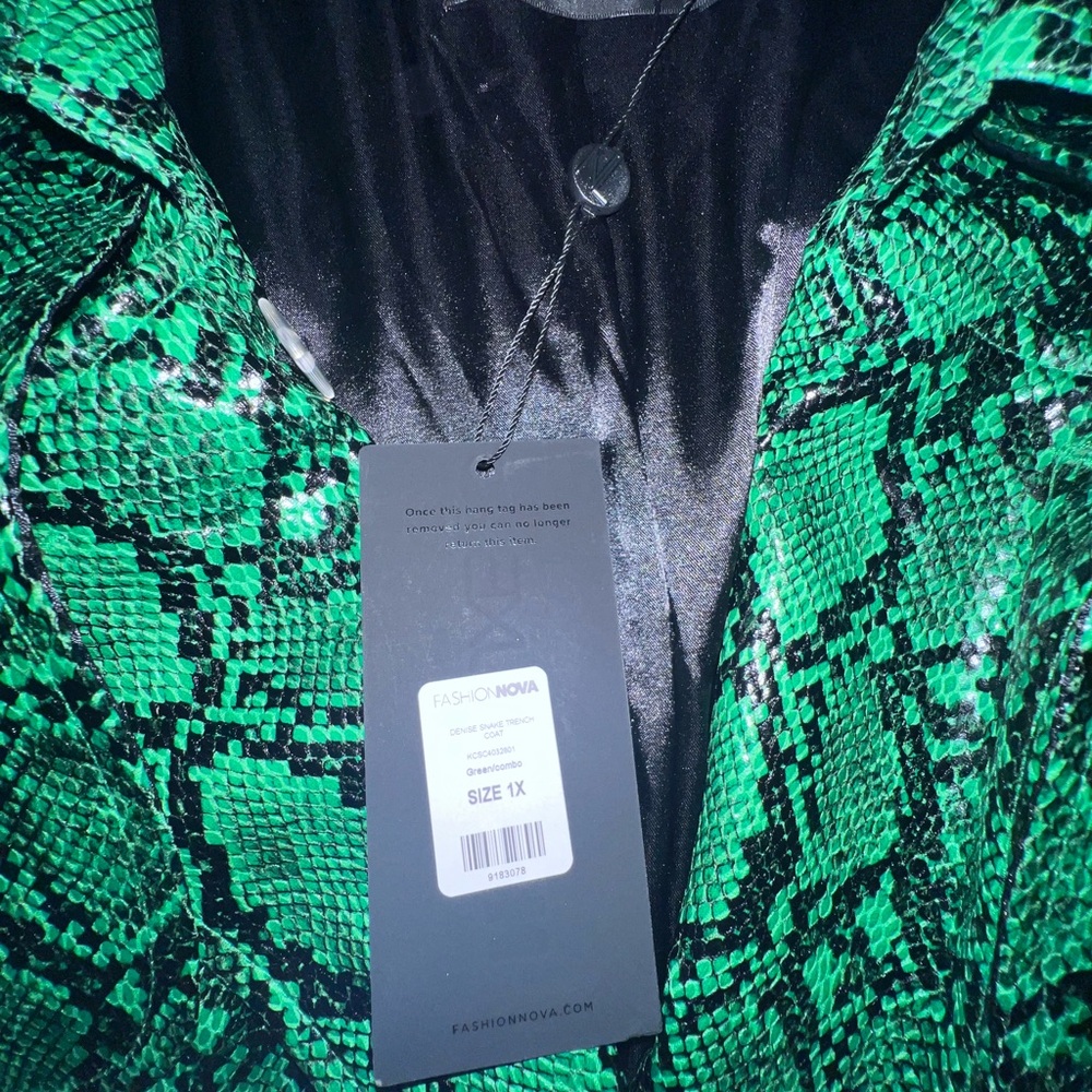 Fashion Nova Green Snake-Print Trench Coat - Women's Faux Leather Plus 1-2x - Picture 4 of 7